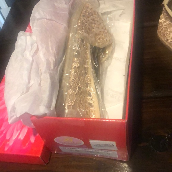 Shoes - Picture 2 of 4